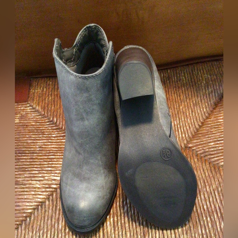 Grey Booties - Picture 3 of 4